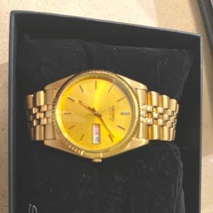 Seiko gold watch